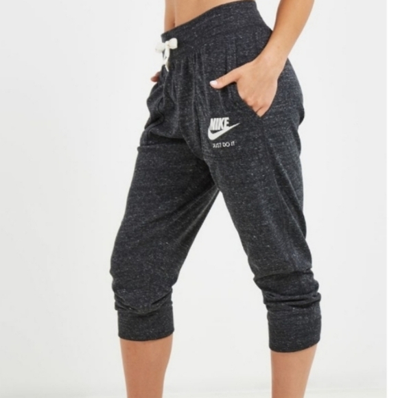 Nike Pants - Nike women's cropped gray jogger pants sz Medium